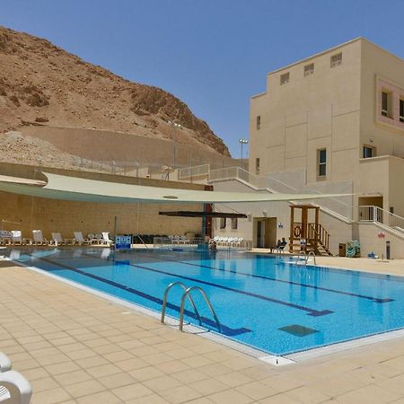Hi - Massada Hostel Ейн Бокек Екстериор снимка
