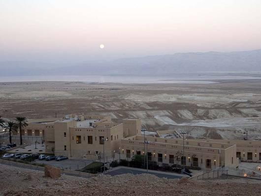 Hi - Massada Hostel Ейн Бокек Екстериор снимка